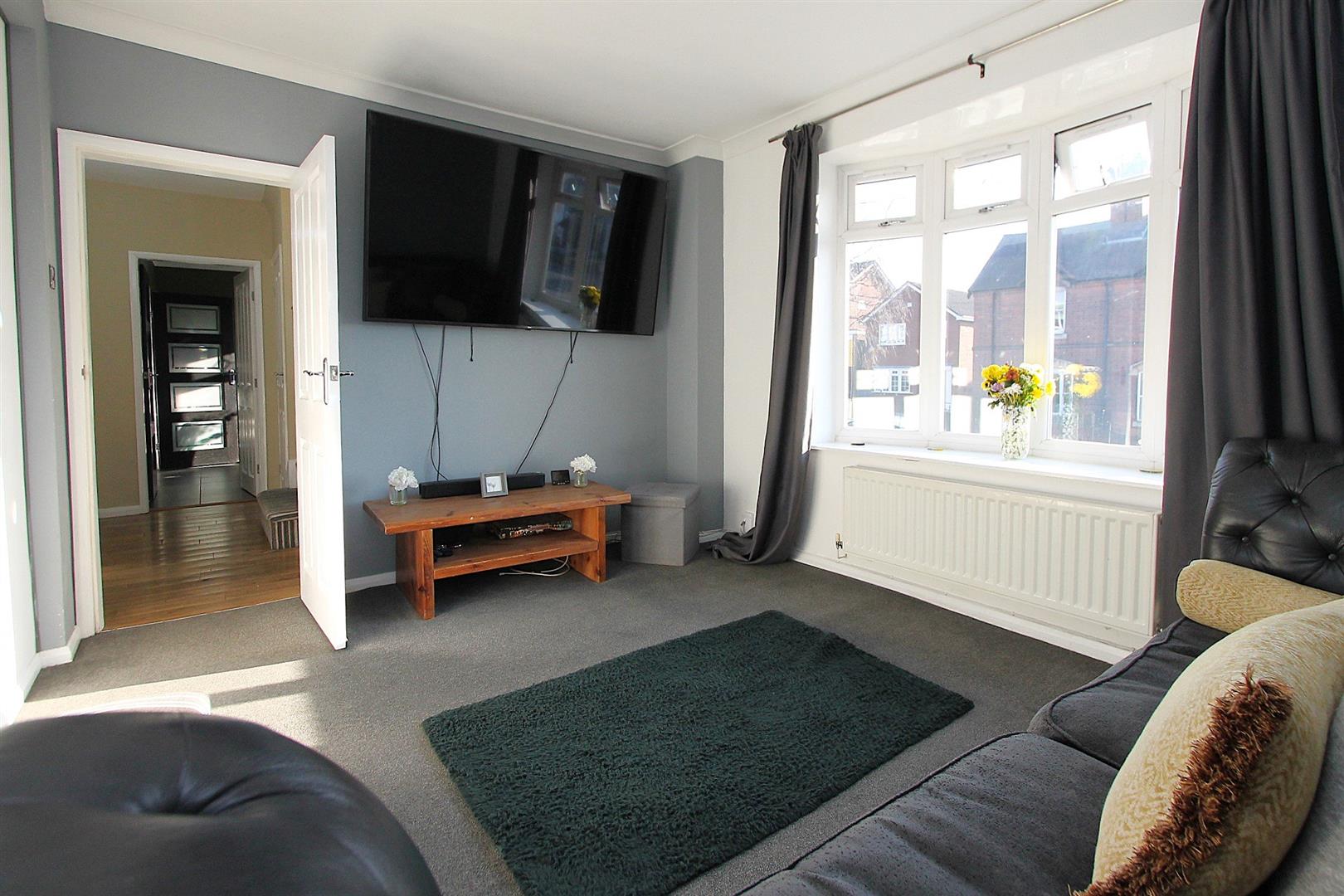 4 bed property in Chawn Hill, Stourbridge